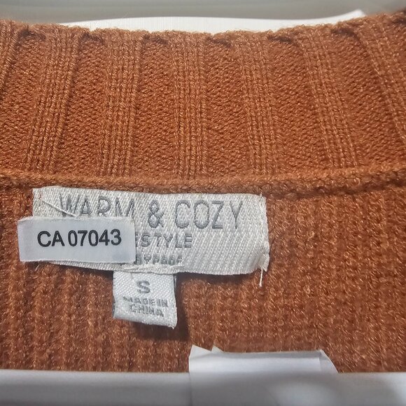 Warm and Cozy Sweater for woman Size Small Brown in color - Picture 3 of 3
